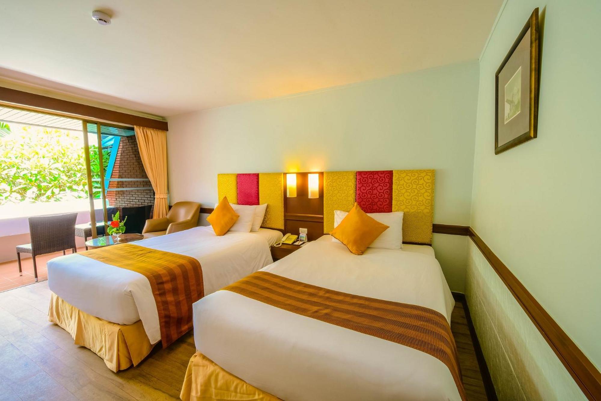 Patong Resort Hotel - Sha Extra Plus Exterior foto