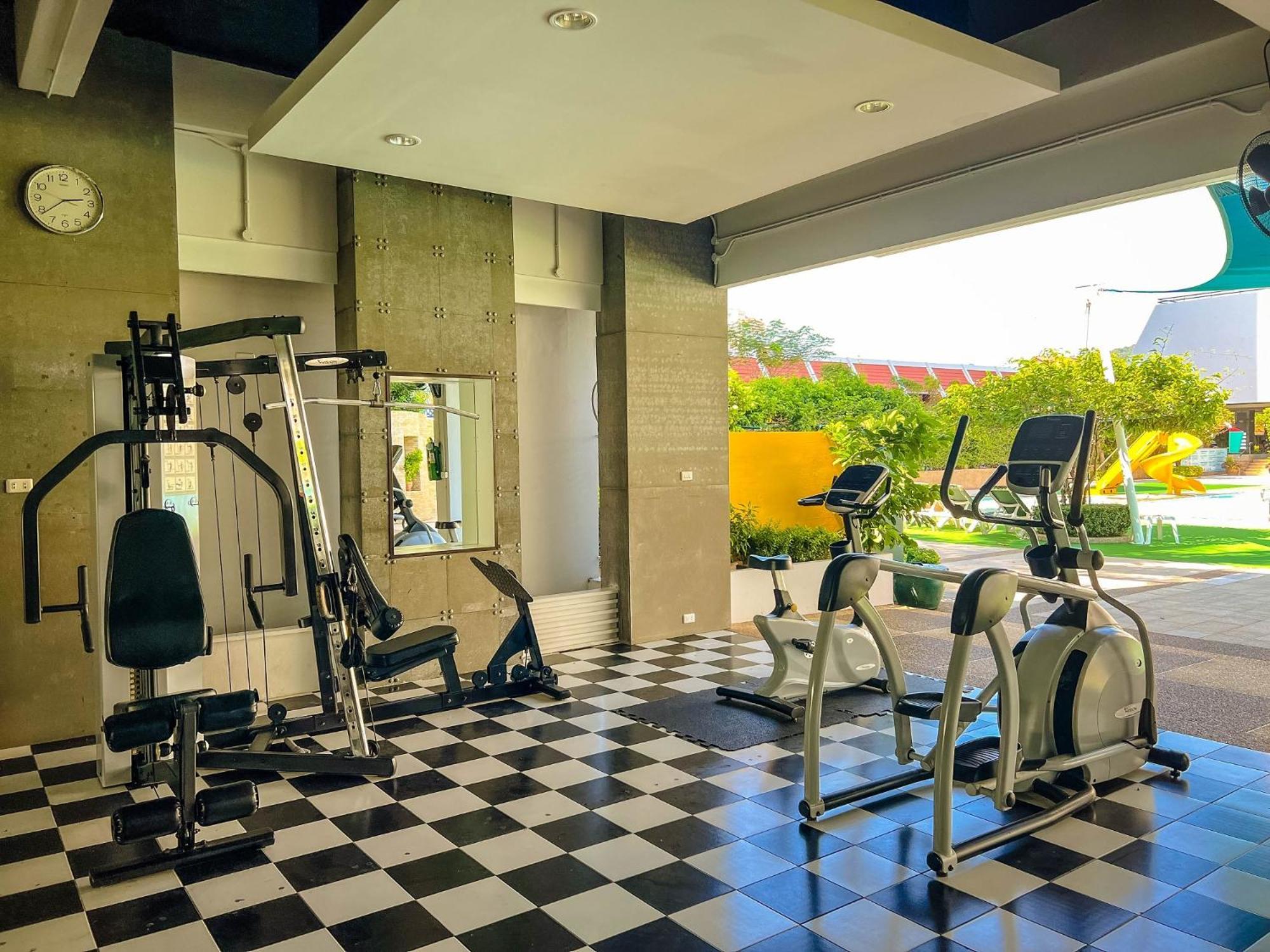 Patong Resort Hotel - Sha Extra Plus Exterior foto