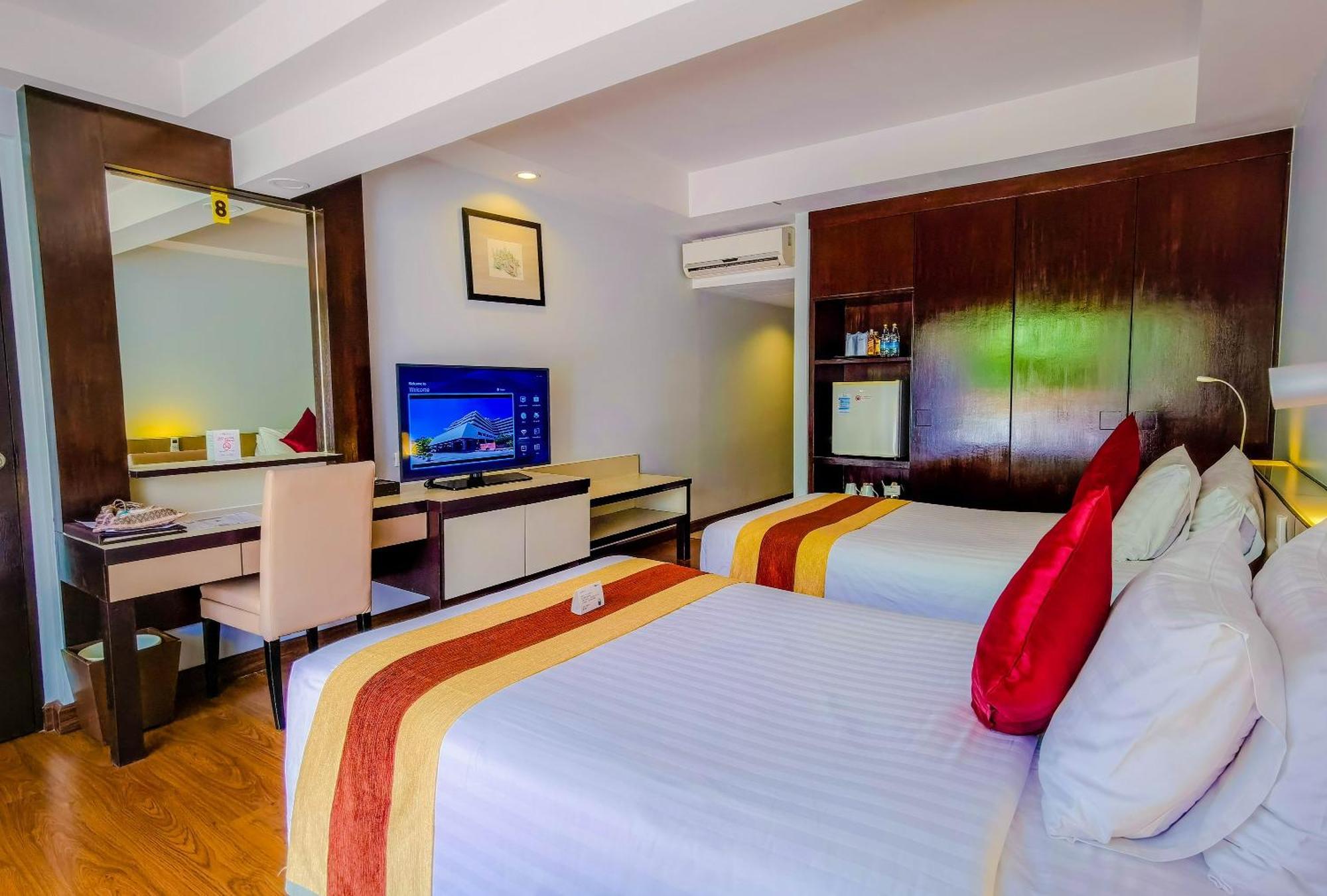 Patong Resort Hotel - Sha Extra Plus Exterior foto