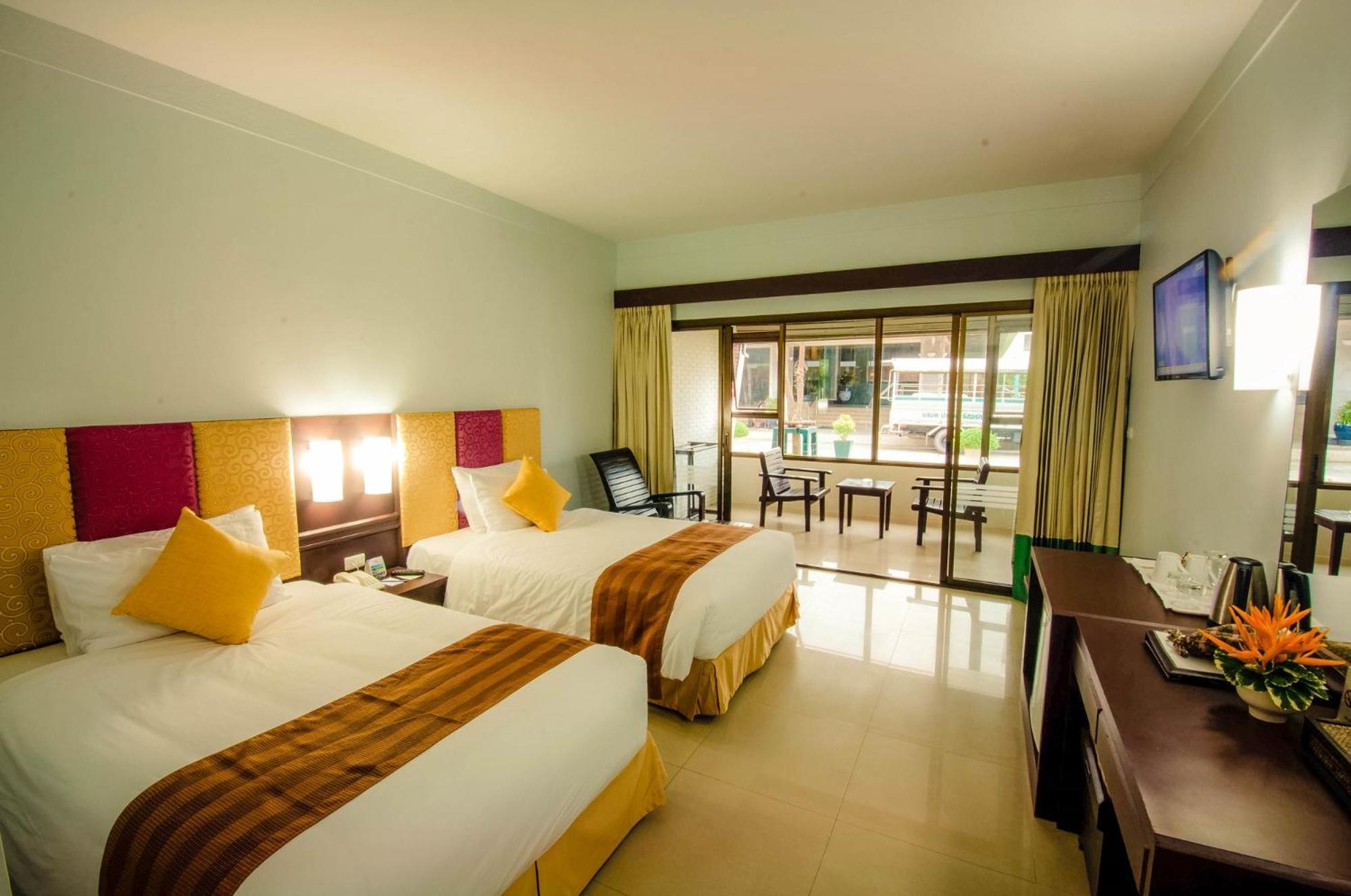 Patong Resort Hotel - Sha Extra Plus Exterior foto