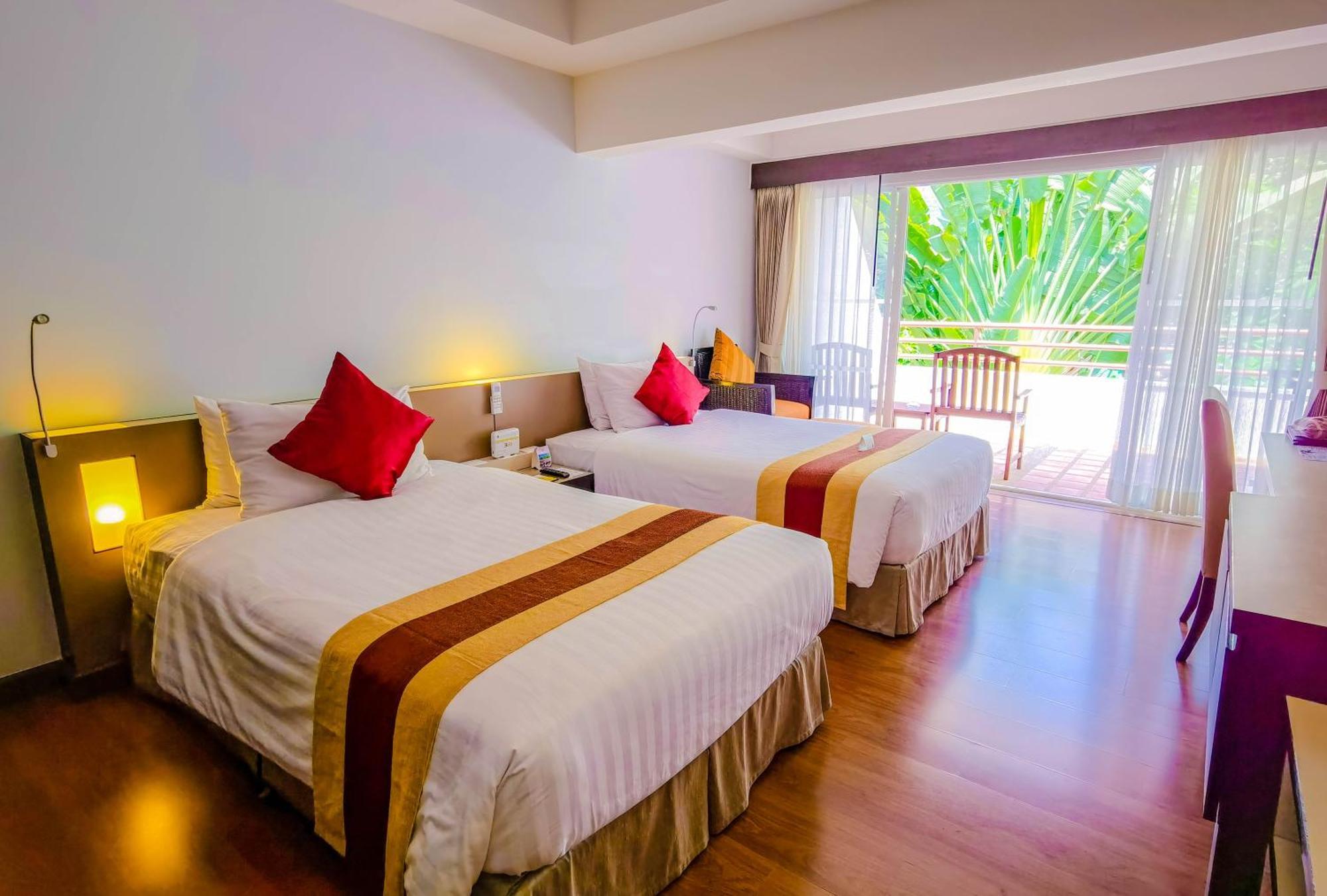 Patong Resort Hotel - Sha Extra Plus Exterior foto