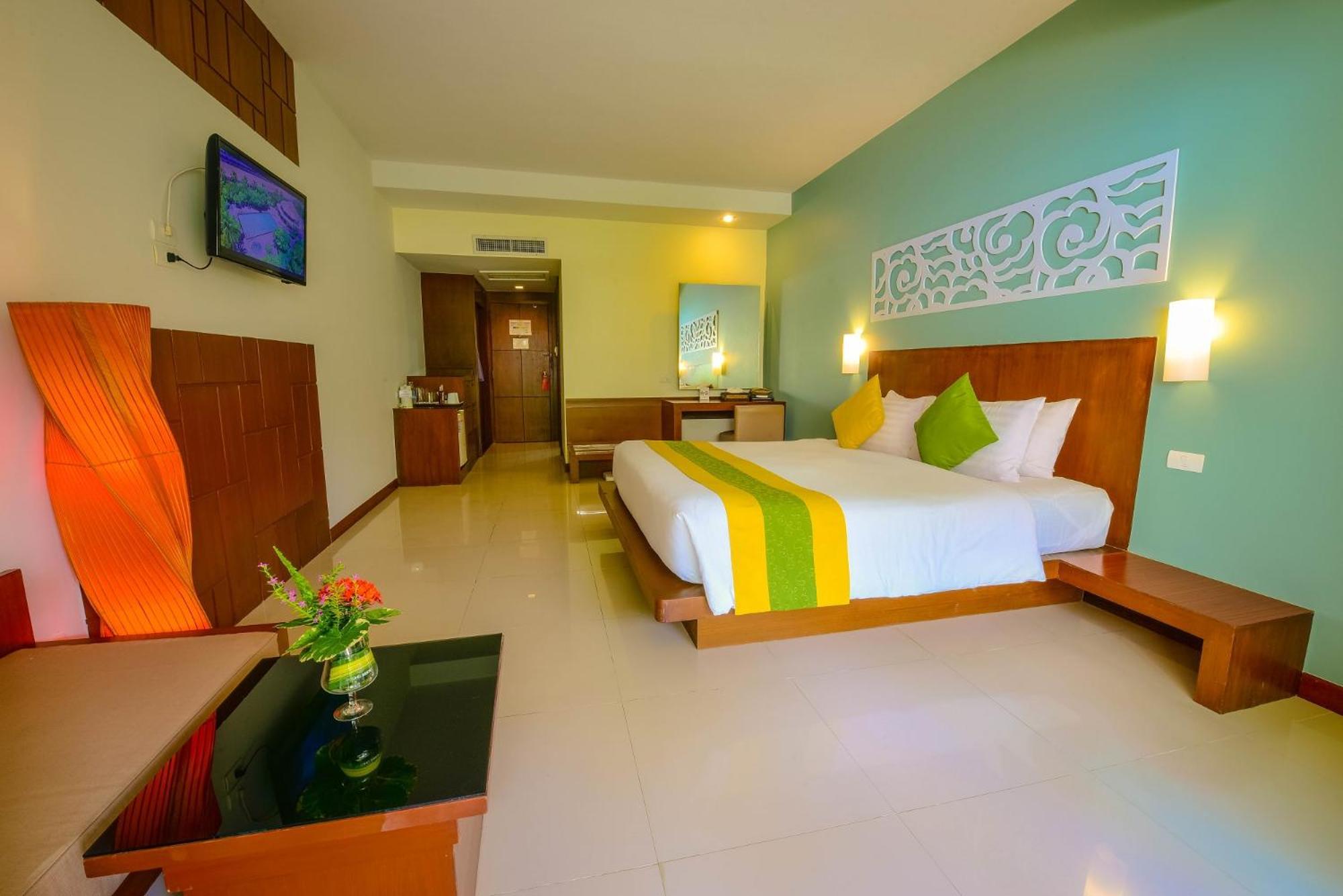 Patong Resort Hotel - Sha Extra Plus Exterior foto