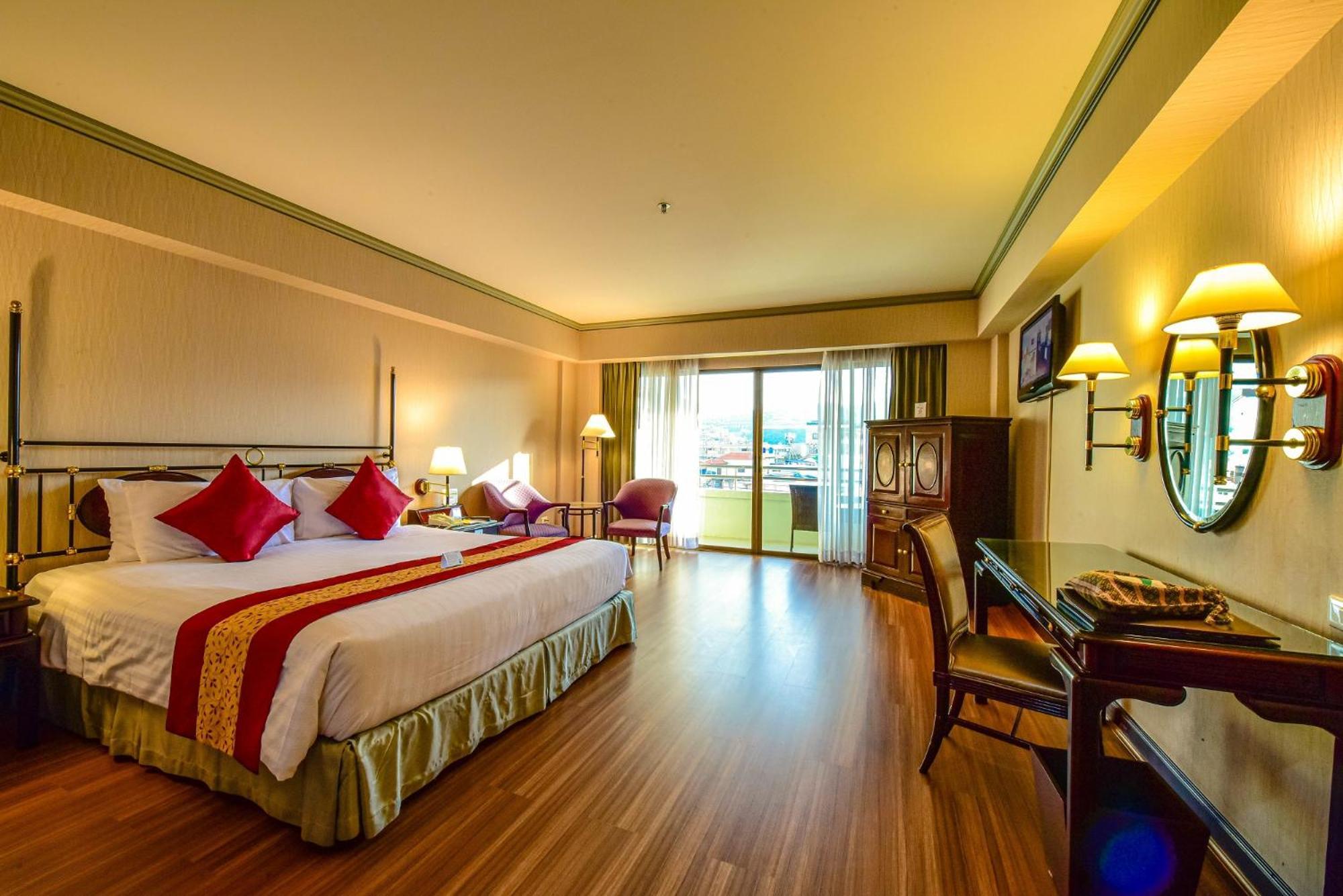 Patong Resort Hotel - Sha Extra Plus Exterior foto