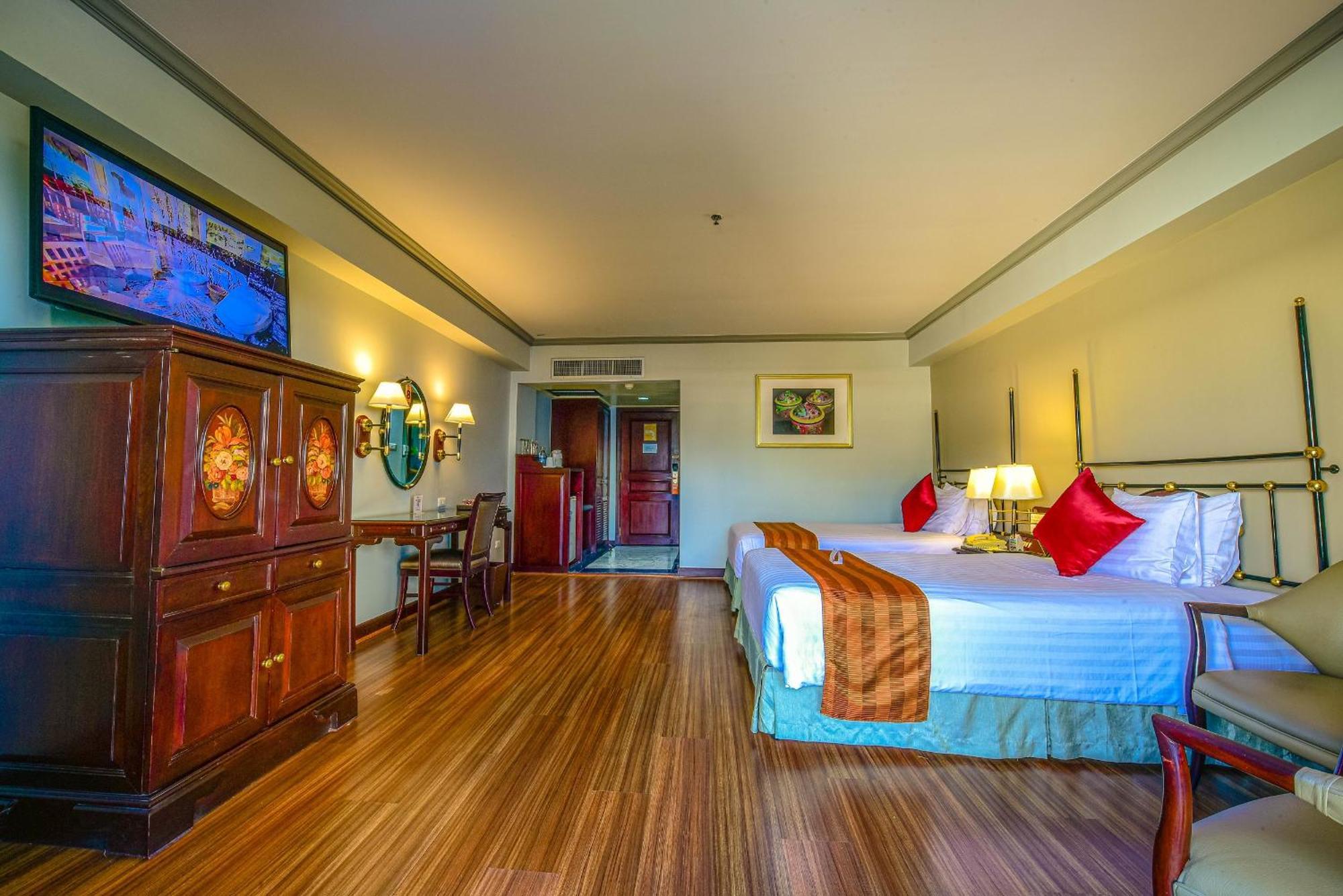 Patong Resort Hotel - Sha Extra Plus Exterior foto
