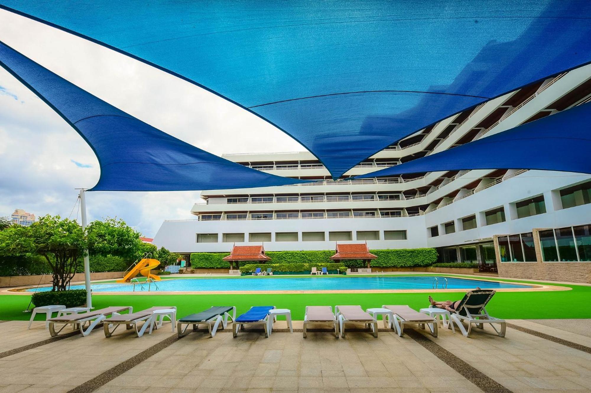 Patong Resort Hotel - Sha Extra Plus Exterior foto