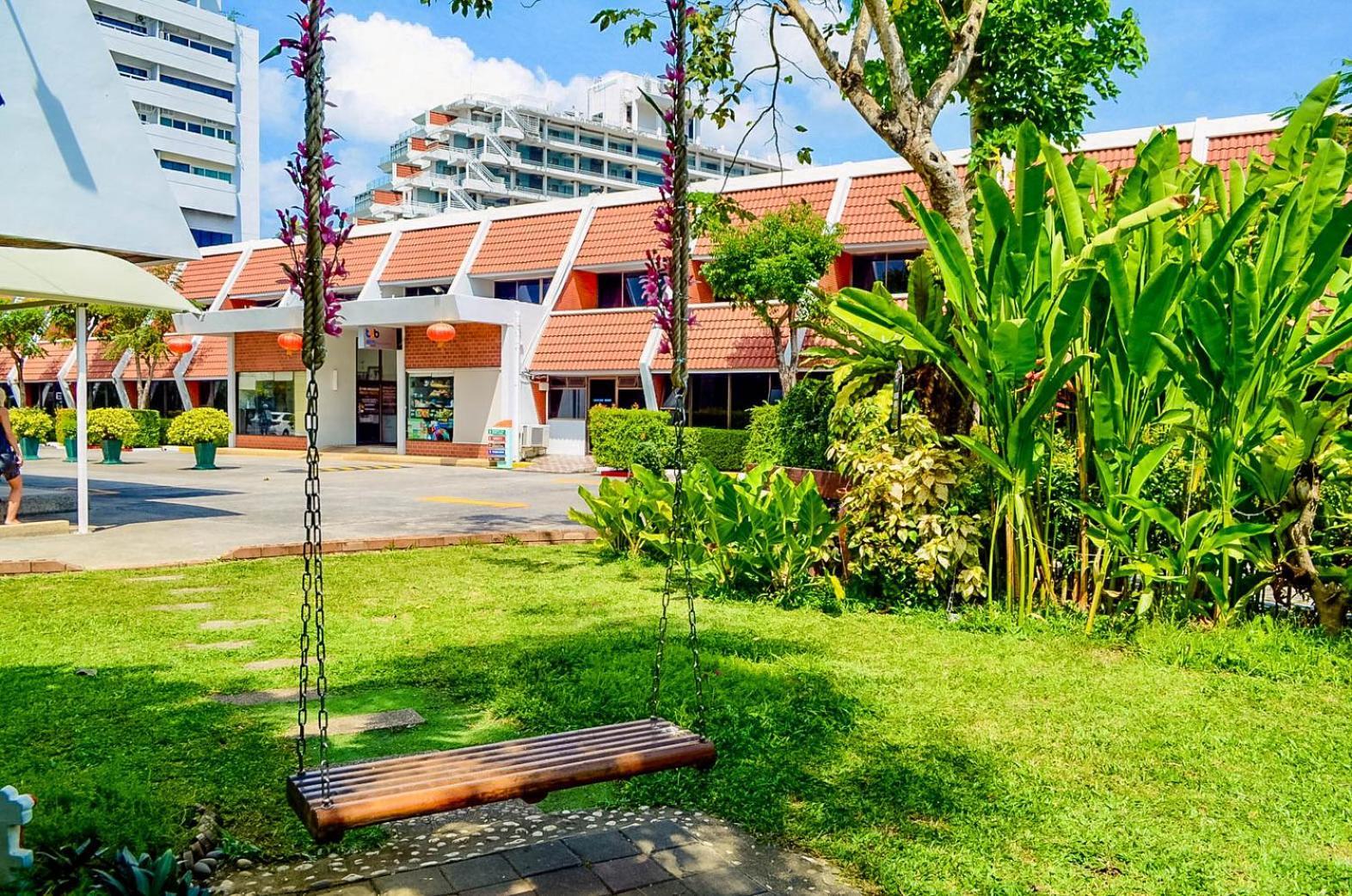 Patong Resort Hotel - Sha Extra Plus Exterior foto